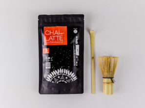 CHAi LATTE - Zen Ritual Set s bambusovou metličkou a lžičkou