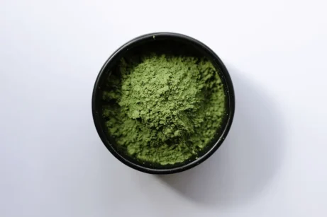 Mistička s premiovým matcha práškem s růží mátou a vanilkou